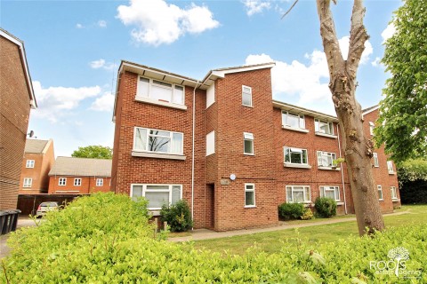 View Full Details for Boundary Road, Newbury, Berkshire