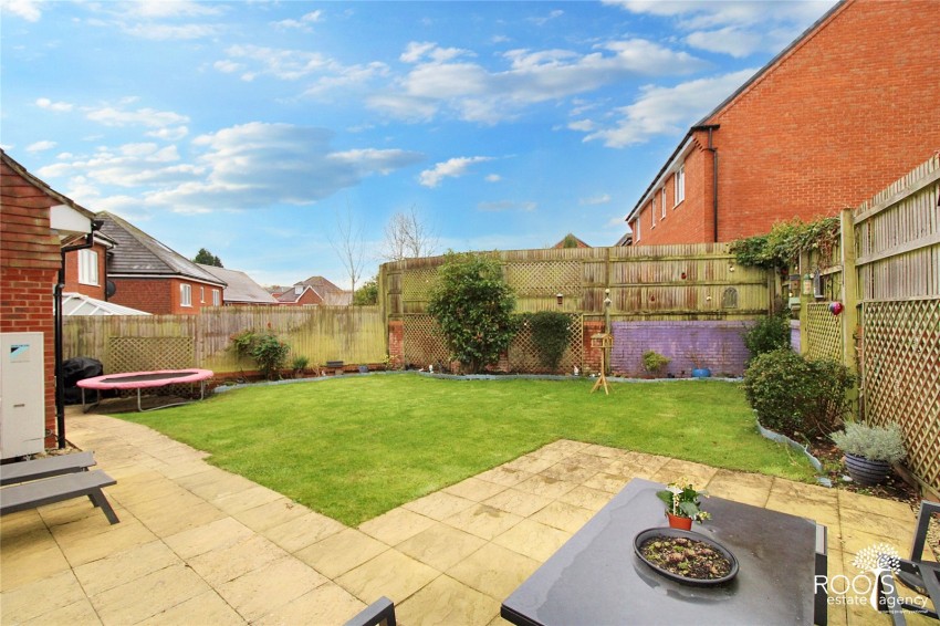 Images for Woolton Hill, Newbury