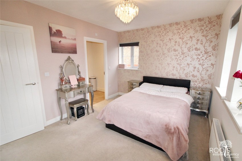 Images for Woolton Hill, Newbury
