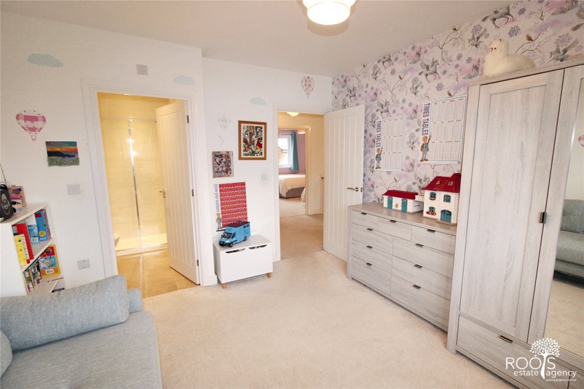 Images for Woolton Hill, Newbury