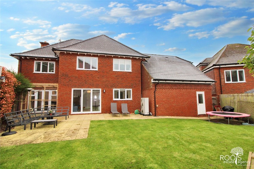 Images for Woolton Hill, Newbury
