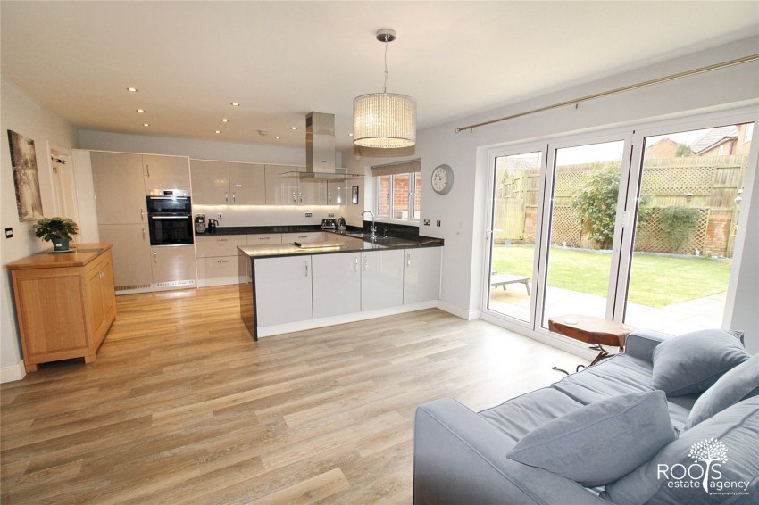 Images for Woolton Hill, Newbury