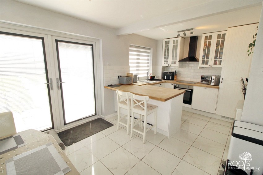 Images for Thathcam, Berkshire