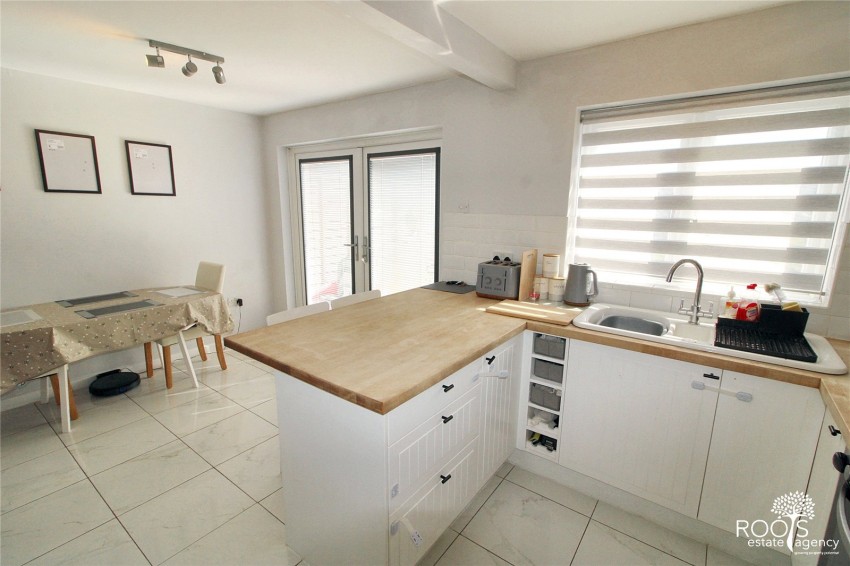 Images for Thathcam, Berkshire
