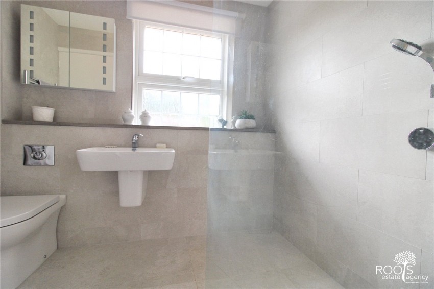Images for Woolton Hill, Newbury