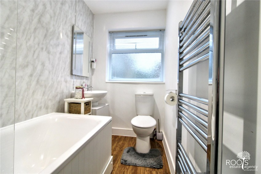 Images for Woolton Hill, Newbury